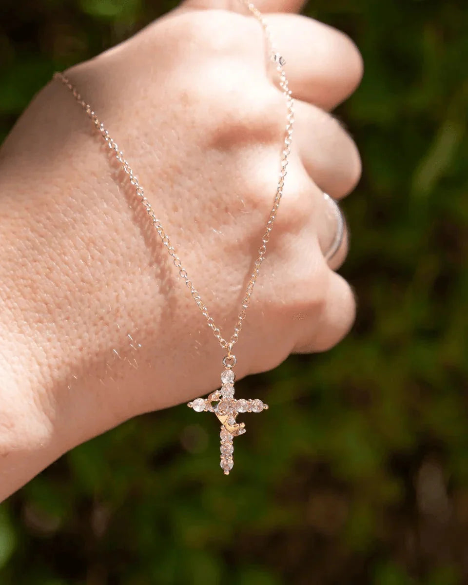 Collana con Croce e Corona di Cristo (Placcato in Oro)